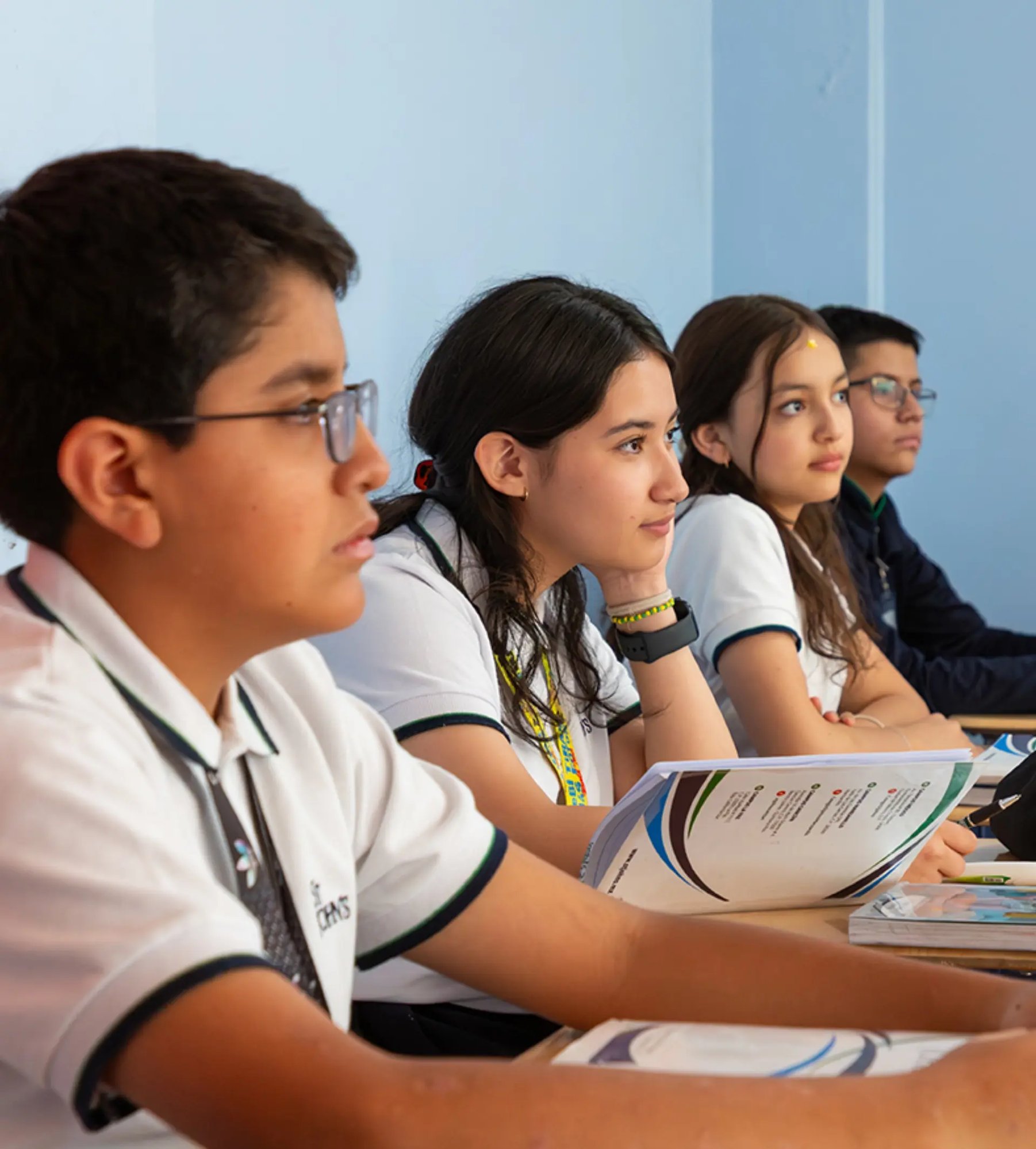 estudiantes tomando clase