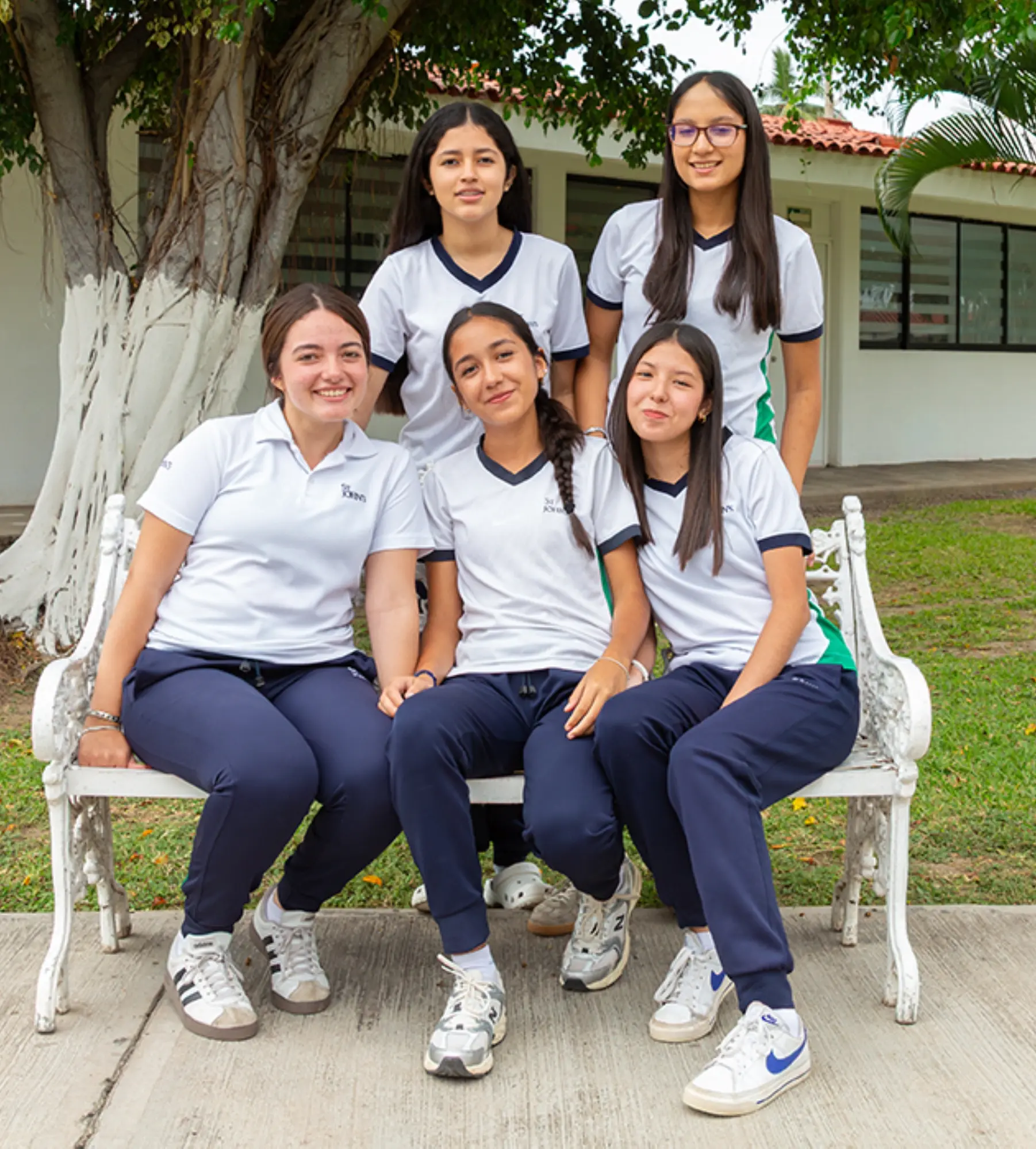 alumnas del colegio st. johns